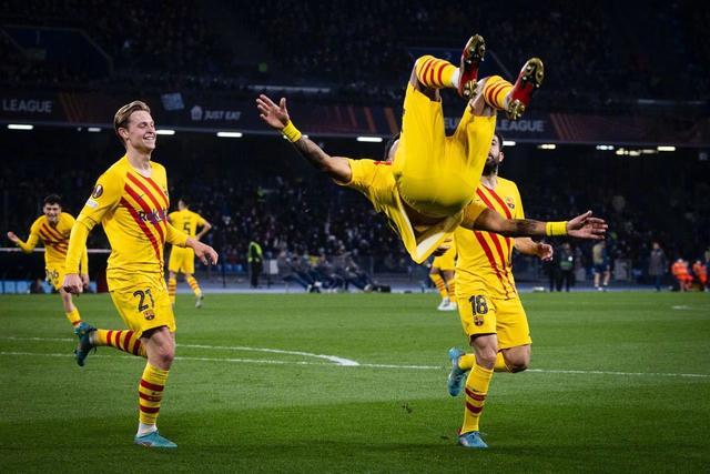 那不勒斯强势多特蒙德，科曼高光表现