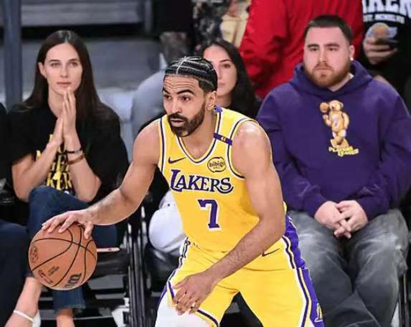 湖人完胜意大利男篮，卡鲁索完成帽子戏法