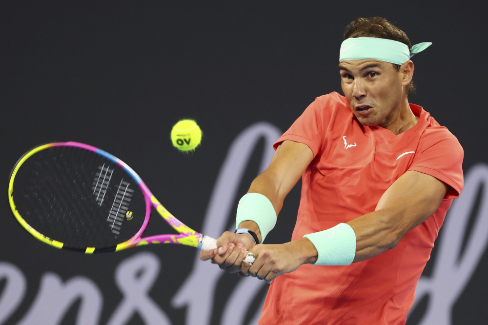 西班牙网球队逆转英国网球队，纳达尔统治全场