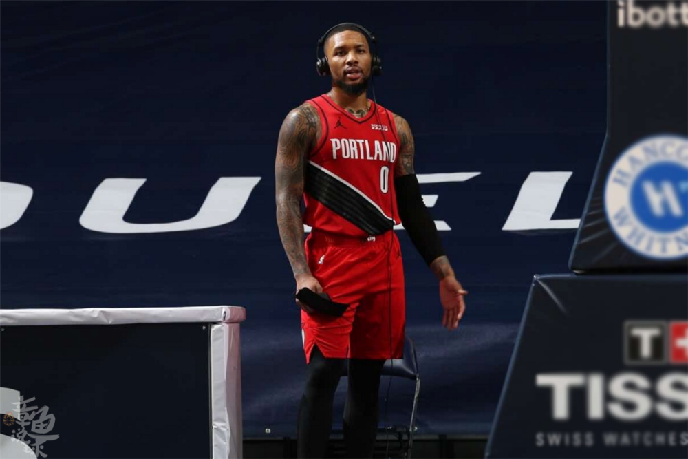 菲律宾男篮绝杀鹈鹕,利拉德三分雨点燃全场 菲律宾男篮绝杀鹈鹕,利拉德三分雨点燃全场