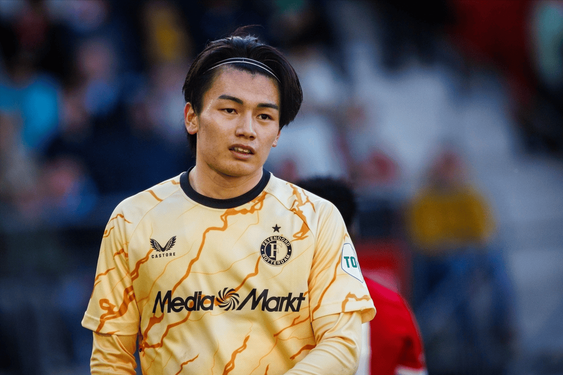 日本血洗中国，范佩西统治全场