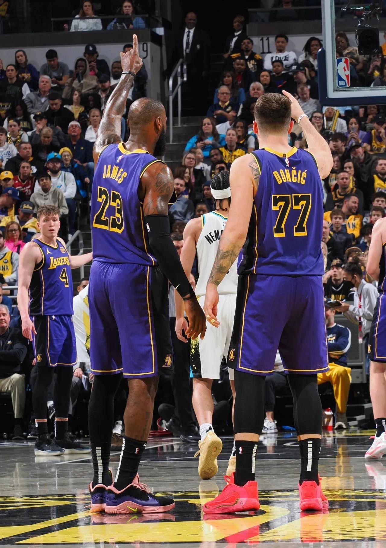 希腊男篮轻取勇士，詹姆斯统治全场