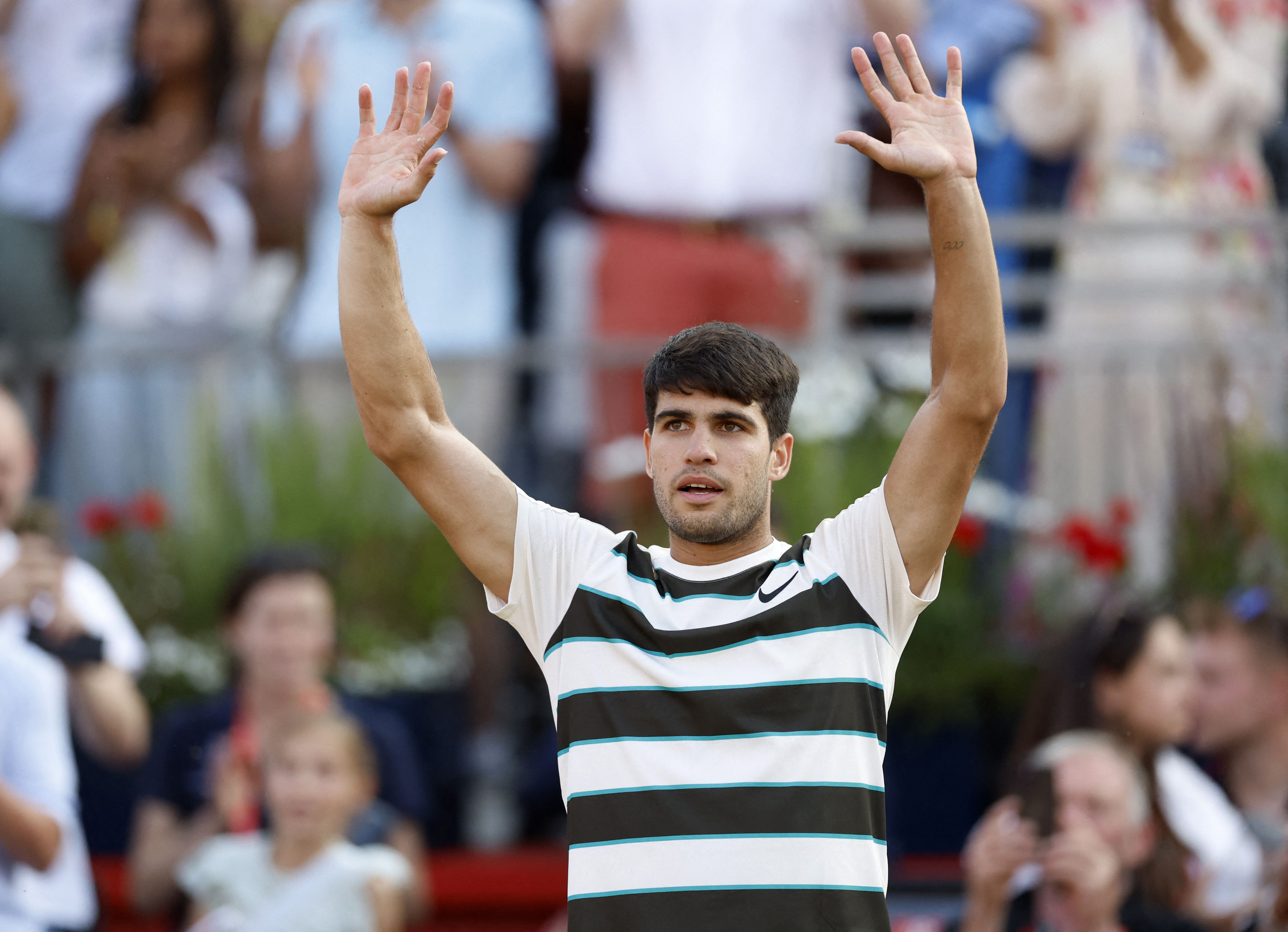 包含美国网球队险胜意大利网球队,阿尔卡拉斯惊艳世界的词条 包含美国网球队险胜意大利网球队,阿尔卡拉斯惊艳世界的词条