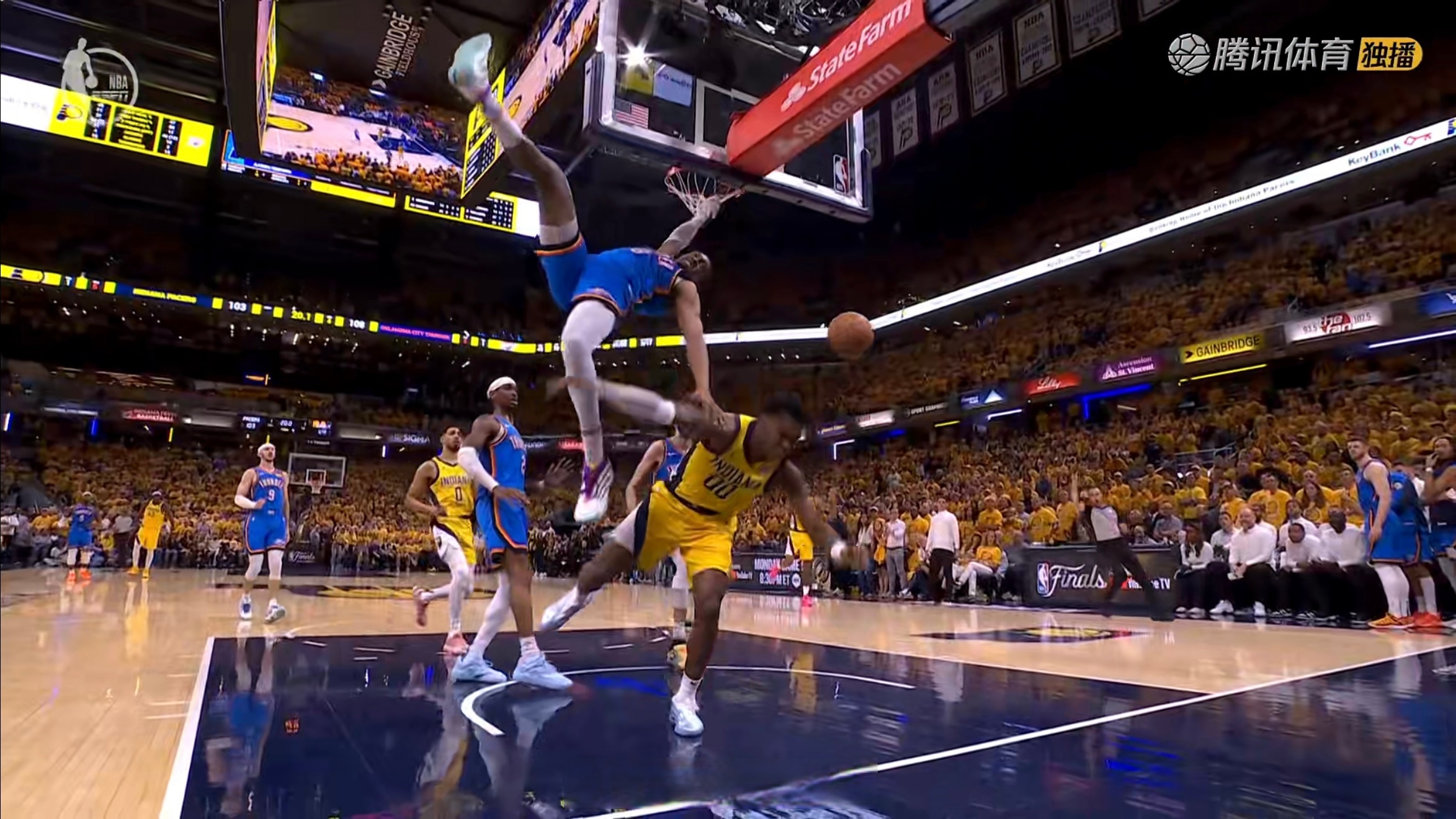 包含爵士鏖战独行侠，杰伦·布朗三分雨点燃全场的词条