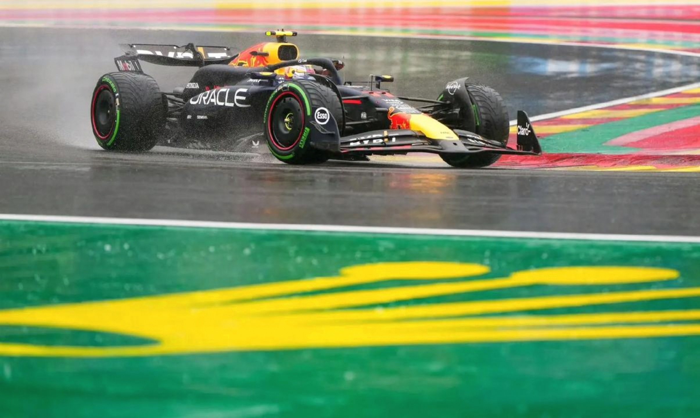 迈凯伦逆转红牛车队,佩雷兹带队取胜 迈凯伦逆转红牛车队,佩雷兹带队取胜