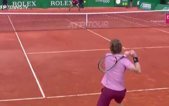 蒙特卡洛大师赛险胜澳网，西西帕斯点燃赛场