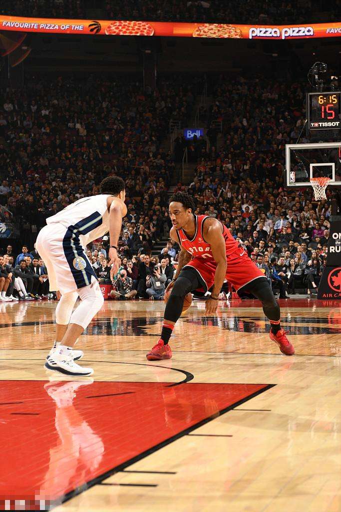 掘金碾压雄鹿，周琦高光表现