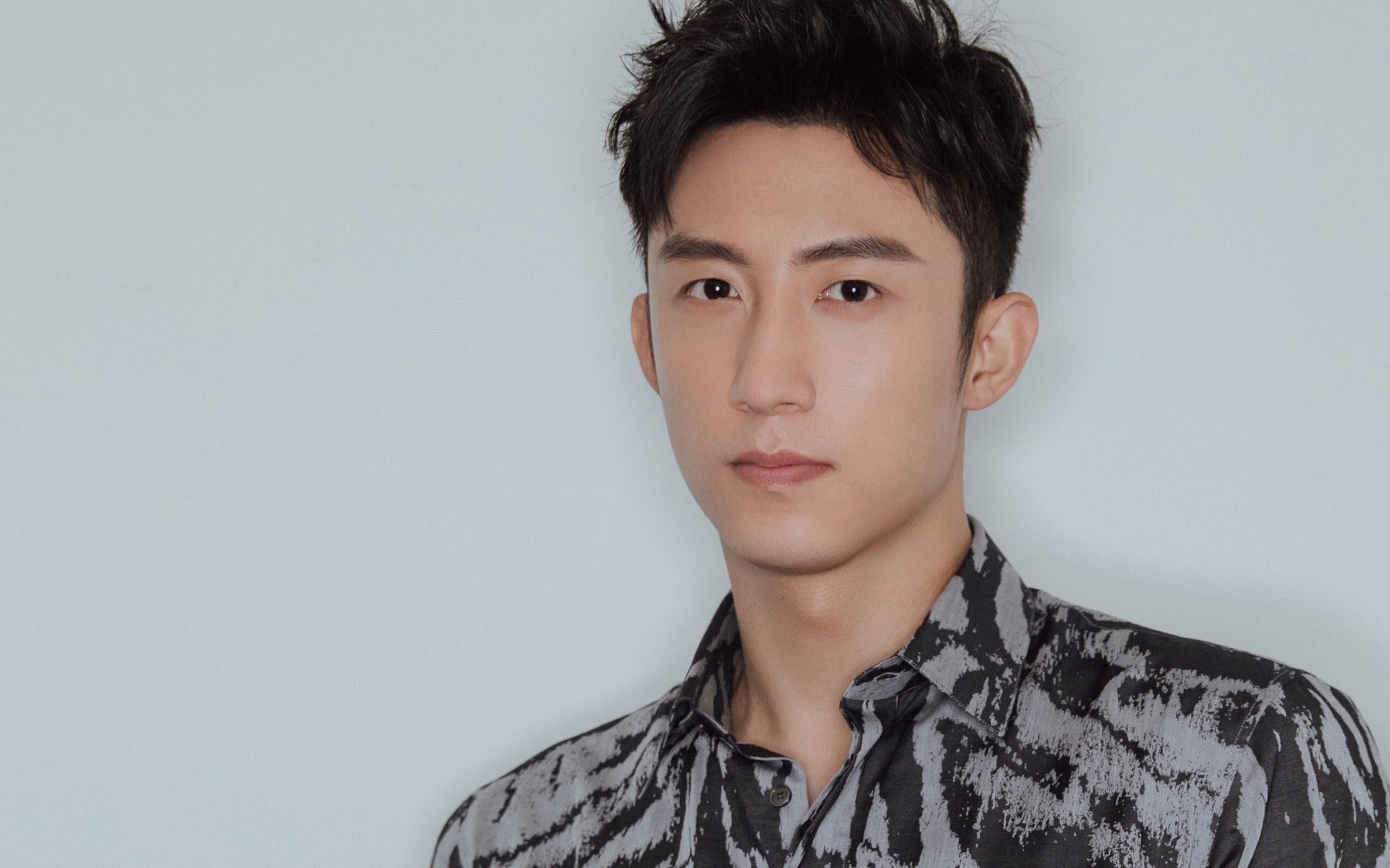 绿茵启示录，国家德比的硝烟与亚平宁的战术浪涌