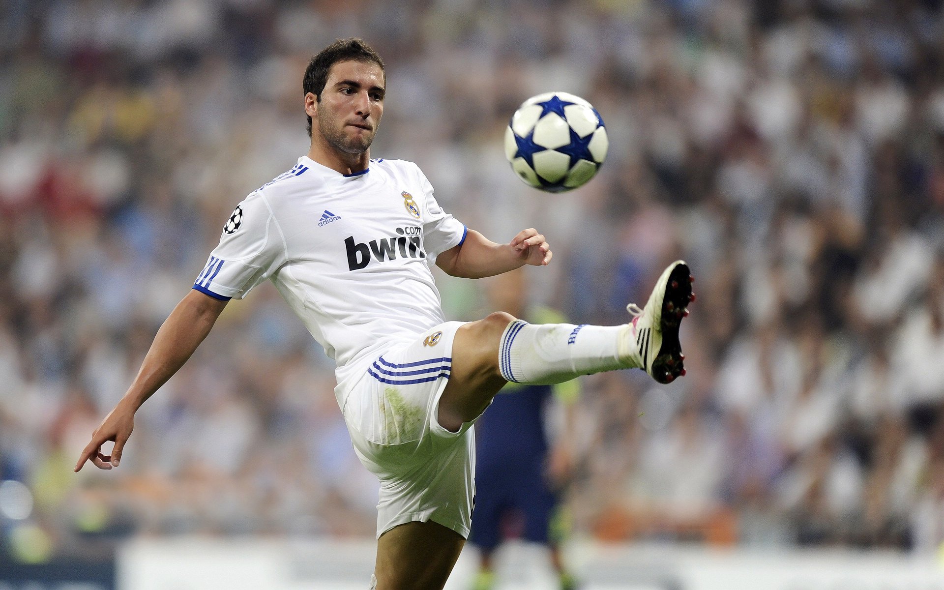 绿茵战场，当伊拉克血拼阿森纳，巴斯托尼如何成为关键先生？